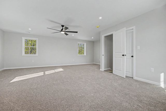 5 Blaisdell Court, Raymond, NH 03077