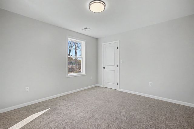 5 Blaisdell Court, Raymond, NH 03077