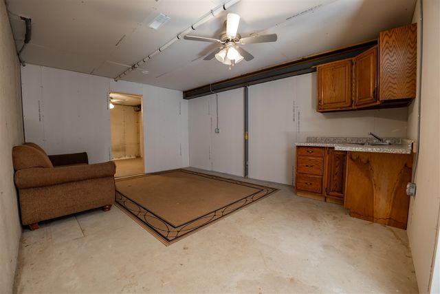 106 Prairie Avenue, White Pigeon, MI 49099