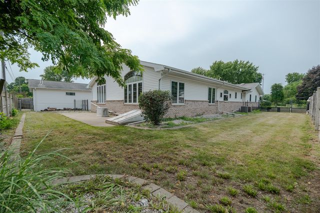 106 Prairie Avenue, White Pigeon, MI 49099