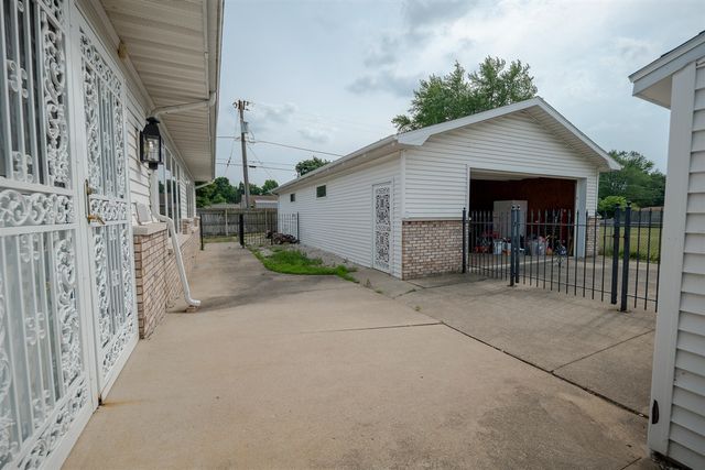 106 Prairie Avenue, White Pigeon, MI 49099