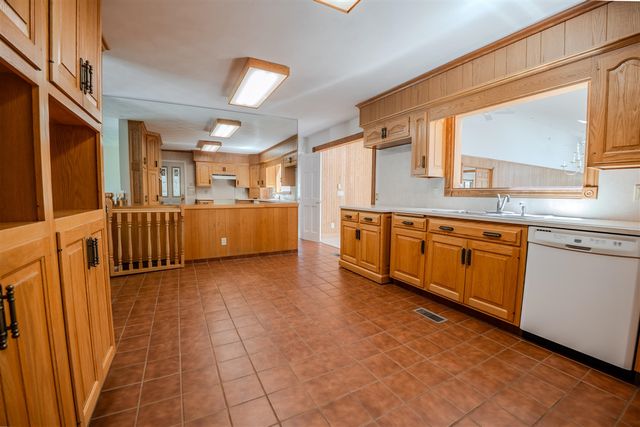 106 Prairie Avenue, White Pigeon, MI 49099