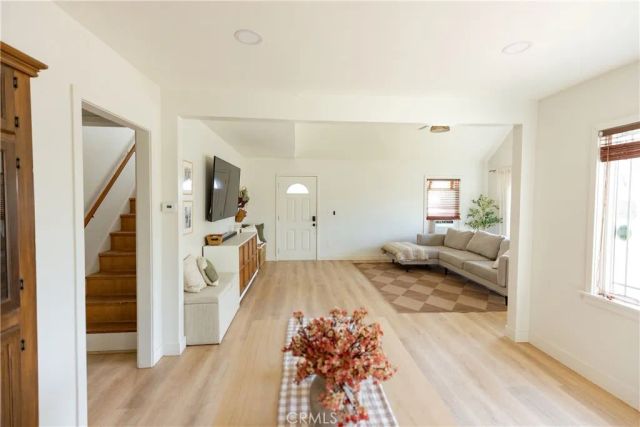715 E Mcfadden, Santa Ana, CA 92707