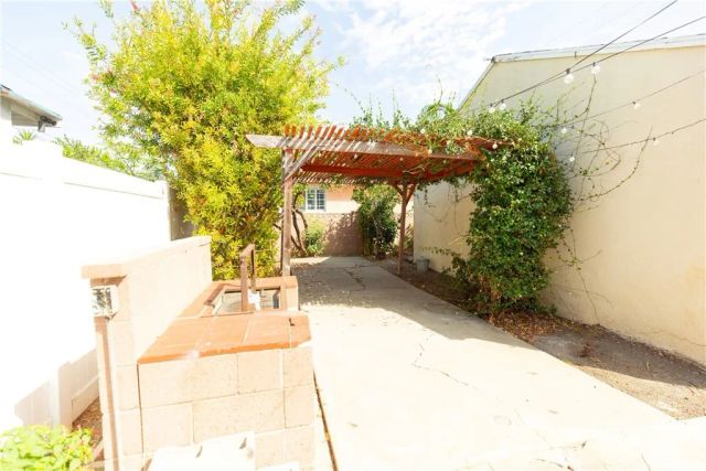 715 E Mcfadden, Santa Ana, CA 92707