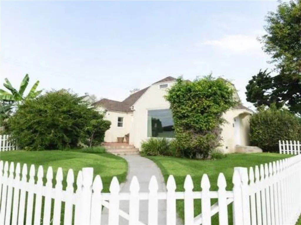 715 E Mcfadden, Santa Ana, CA 92707