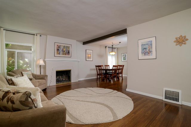 2630 Land Park Dr, Sacramento, CA 95818