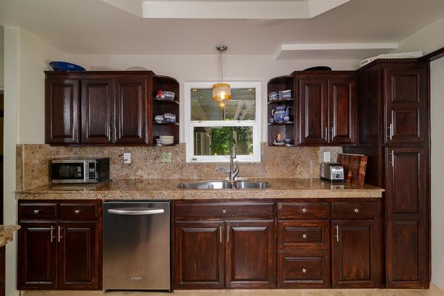 2630 Land Park Dr, Sacramento, CA 95818