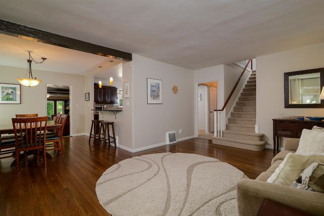 2630 Land Park Dr, Sacramento, CA 95818