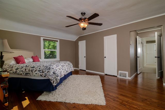 2630 Land Park Dr, Sacramento, CA 95818