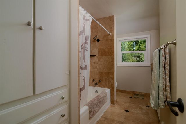 2630 Land Park Dr, Sacramento, CA 95818