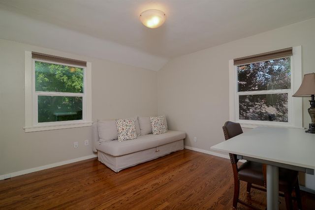 2630 Land Park Dr, Sacramento, CA 95818