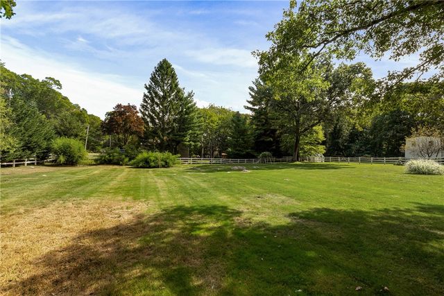40 Moosehorn Road, East Greenwich, RI 02818