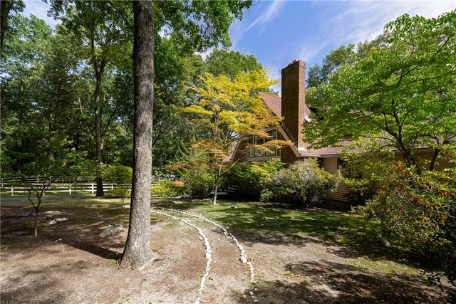 40 Moosehorn Road, East Greenwich, RI 02818