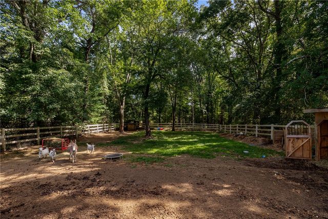40 Moosehorn Road, East Greenwich, RI 02818