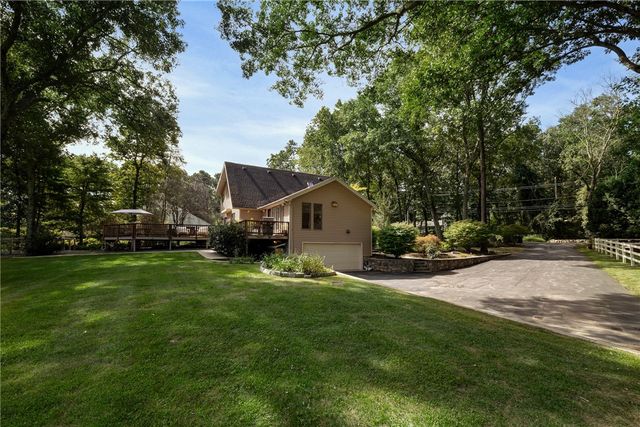 40 Moosehorn Road, East Greenwich, RI 02818
