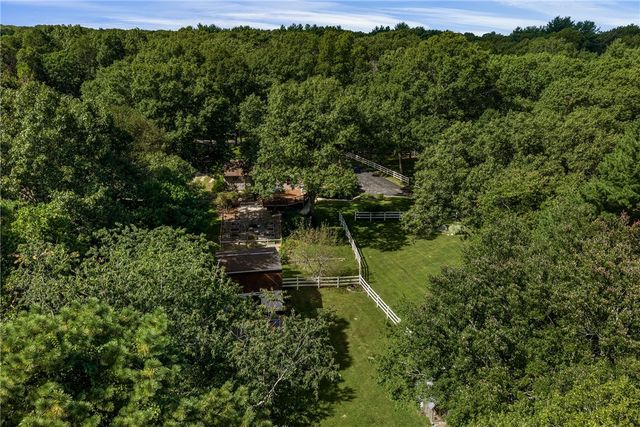 40 Moosehorn Road, East Greenwich, RI 02818