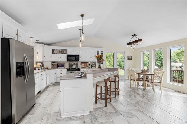 40 Moosehorn Road, East Greenwich, RI 02818