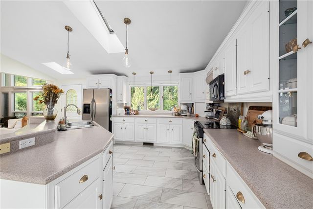 40 Moosehorn Road, East Greenwich, RI 02818