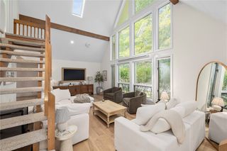 40 Moosehorn Road, East Greenwich, RI 02818