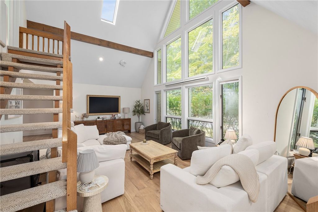 40 Moosehorn Road, East Greenwich, RI 02818