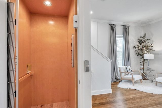 10050 BAYOU GRANDE AVENUE, Seminole, FL 33772