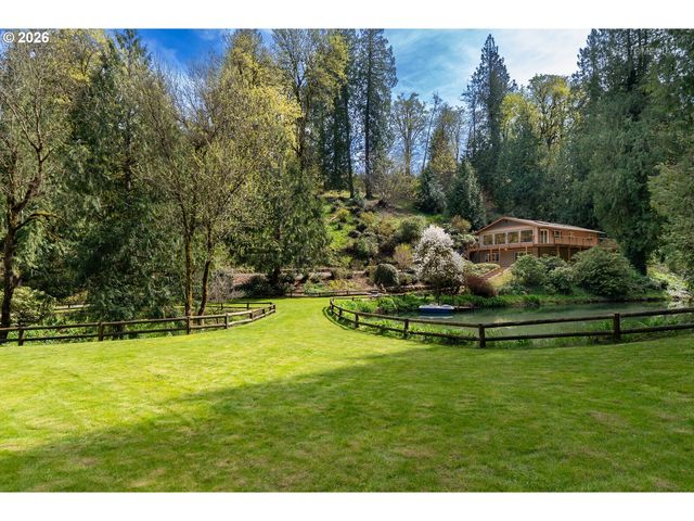26020 Sw HEATON CREEK Dr, Newberg, OR 97132