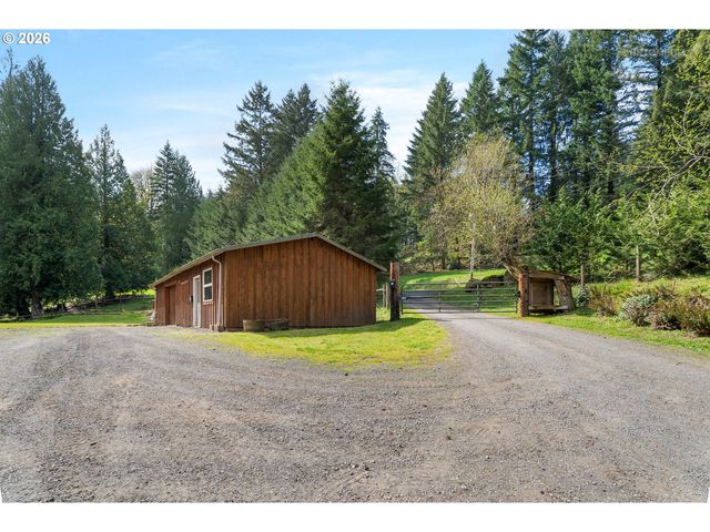 26020 Sw HEATON CREEK Dr, Newberg, OR 97132