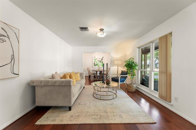 5623 Dumfries Drive, Houston, TX 77096