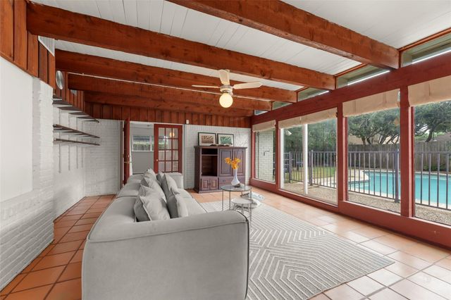 5623 Dumfries Drive, Houston, TX 77096