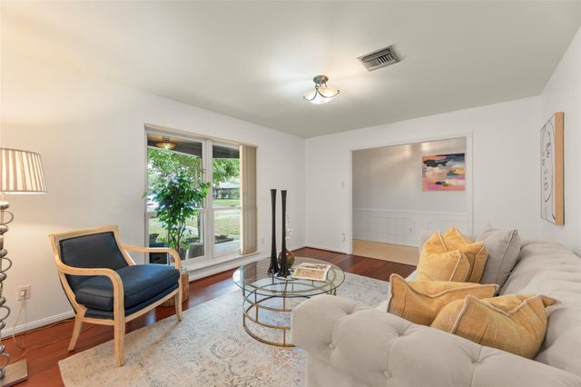 5623 Dumfries Drive, Houston, TX 77096