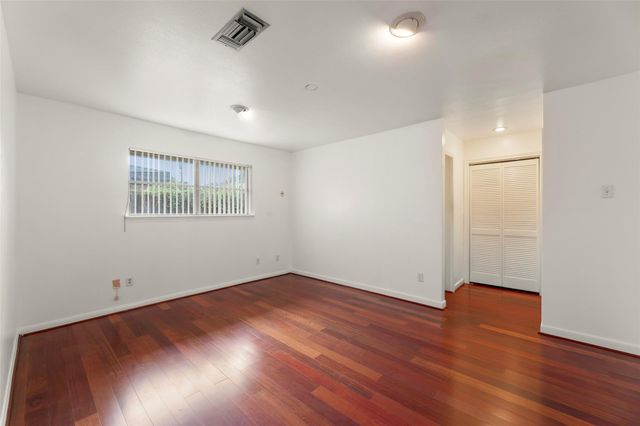 5623 Dumfries Drive, Houston, TX 77096