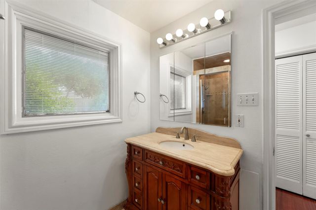 5623 Dumfries Drive, Houston, TX 77096