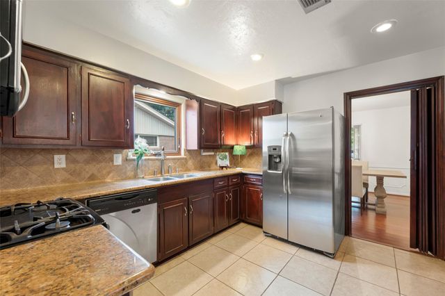 5623 Dumfries Drive, Houston, TX 77096