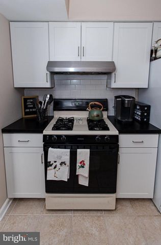 219 KNOLL DR, Blackwood, NJ 08012