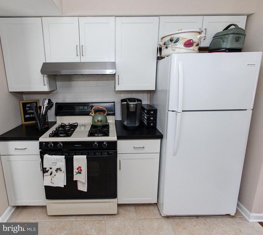 219 KNOLL DR, Blackwood, NJ 08012