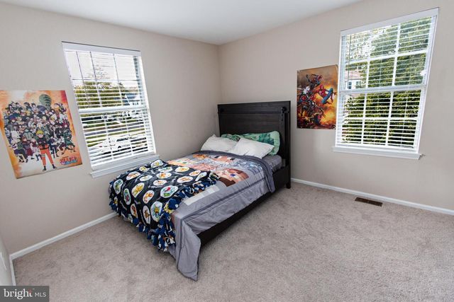 219 KNOLL DR, Blackwood, NJ 08012
