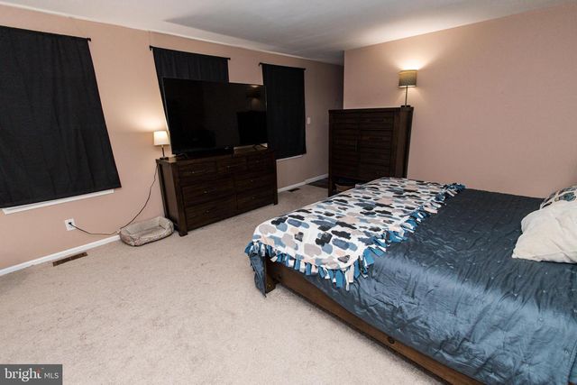 219 KNOLL DR, Blackwood, NJ 08012