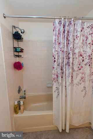 219 KNOLL DR, Blackwood, NJ 08012