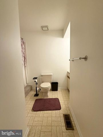 219 KNOLL DR, Blackwood, NJ 08012