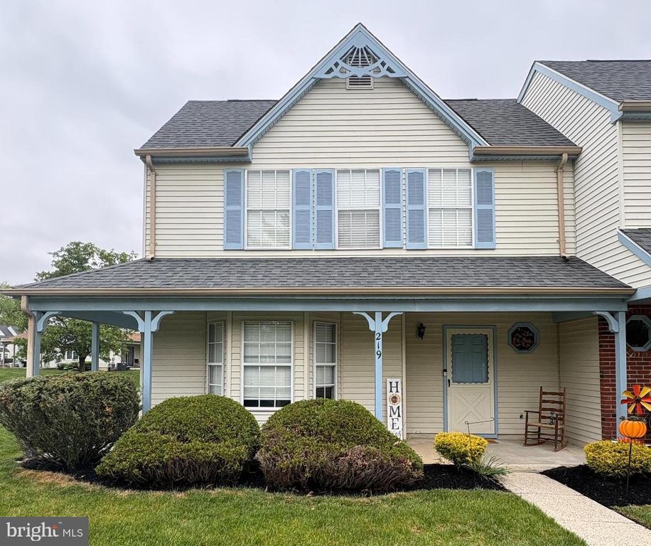 219 KNOLL DR, Blackwood, NJ 08012