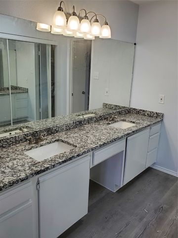1933 Island Circle B204, Tool, TX 75143