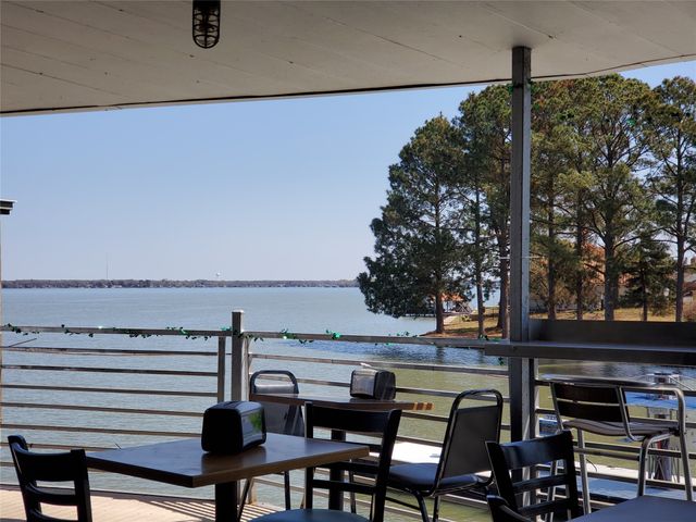 1933 Island Circle B204, Tool, TX 75143