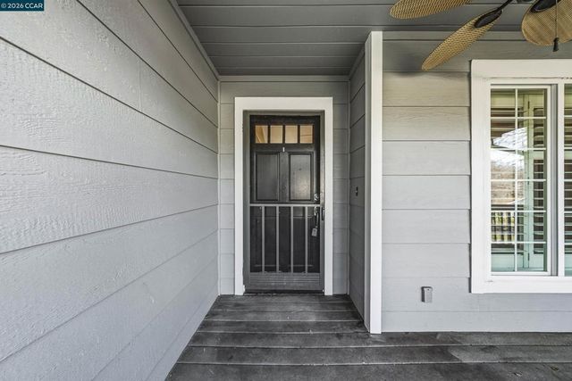 18357 Deer Hill Rd, Hidden Valley Lake, CA 95467