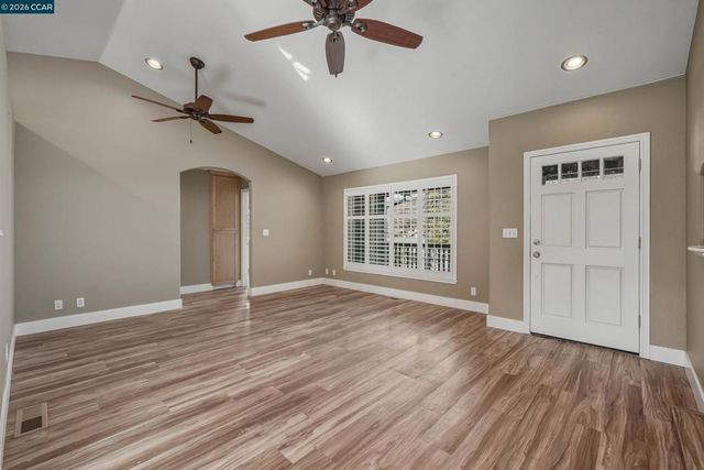 18357 Deer Hill Rd, Hidden Valley Lake, CA 95467