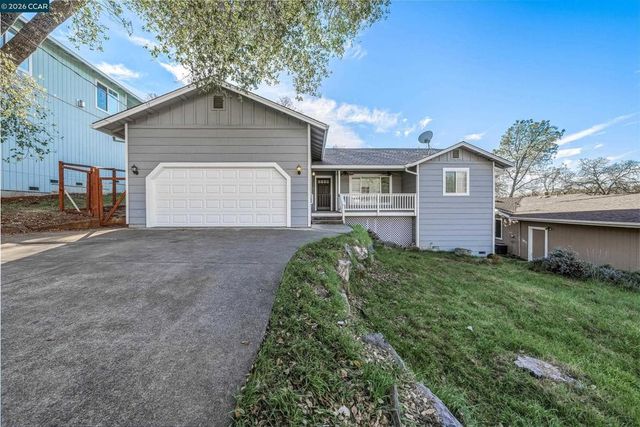 18357 Deer Hill Rd, Hidden Valley Lake, CA 95467