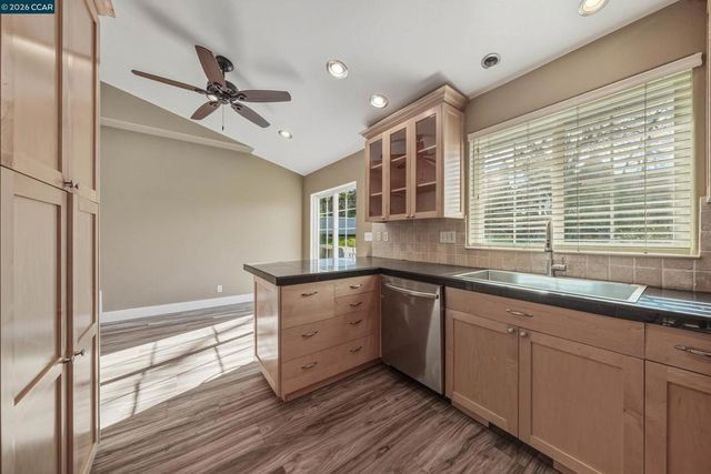 18357 Deer Hill Rd, Hidden Valley Lake, CA 95467