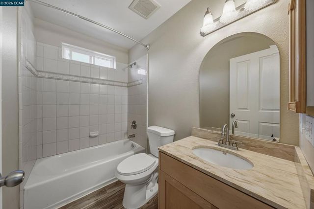 18357 Deer Hill Rd, Hidden Valley Lake, CA 95467