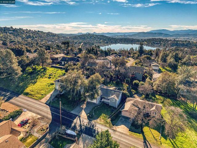 18357 Deer Hill Rd, Hidden Valley Lake, CA 95467
