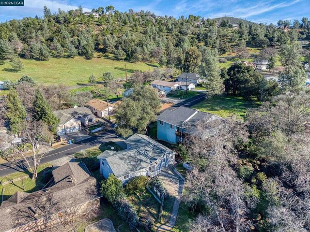 18357 Deer Hill Rd, Hidden Valley Lake, CA 95467