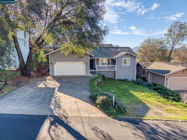 18357 Deer Hill Rd, Hidden Valley Lake, CA 95467